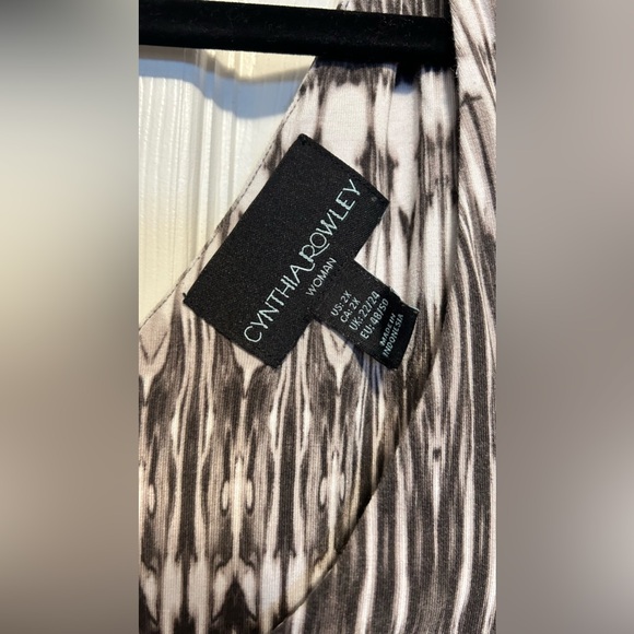 Plus size 2x Cynthia Rowley maxi dress - Picture 2 of 5